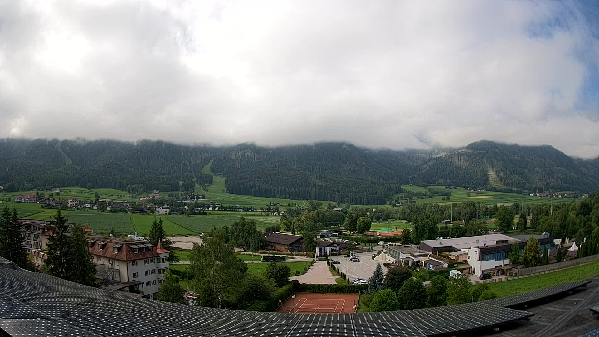 Web kamera Riscone | Hotel Olympia | Pogled na Kronplatz