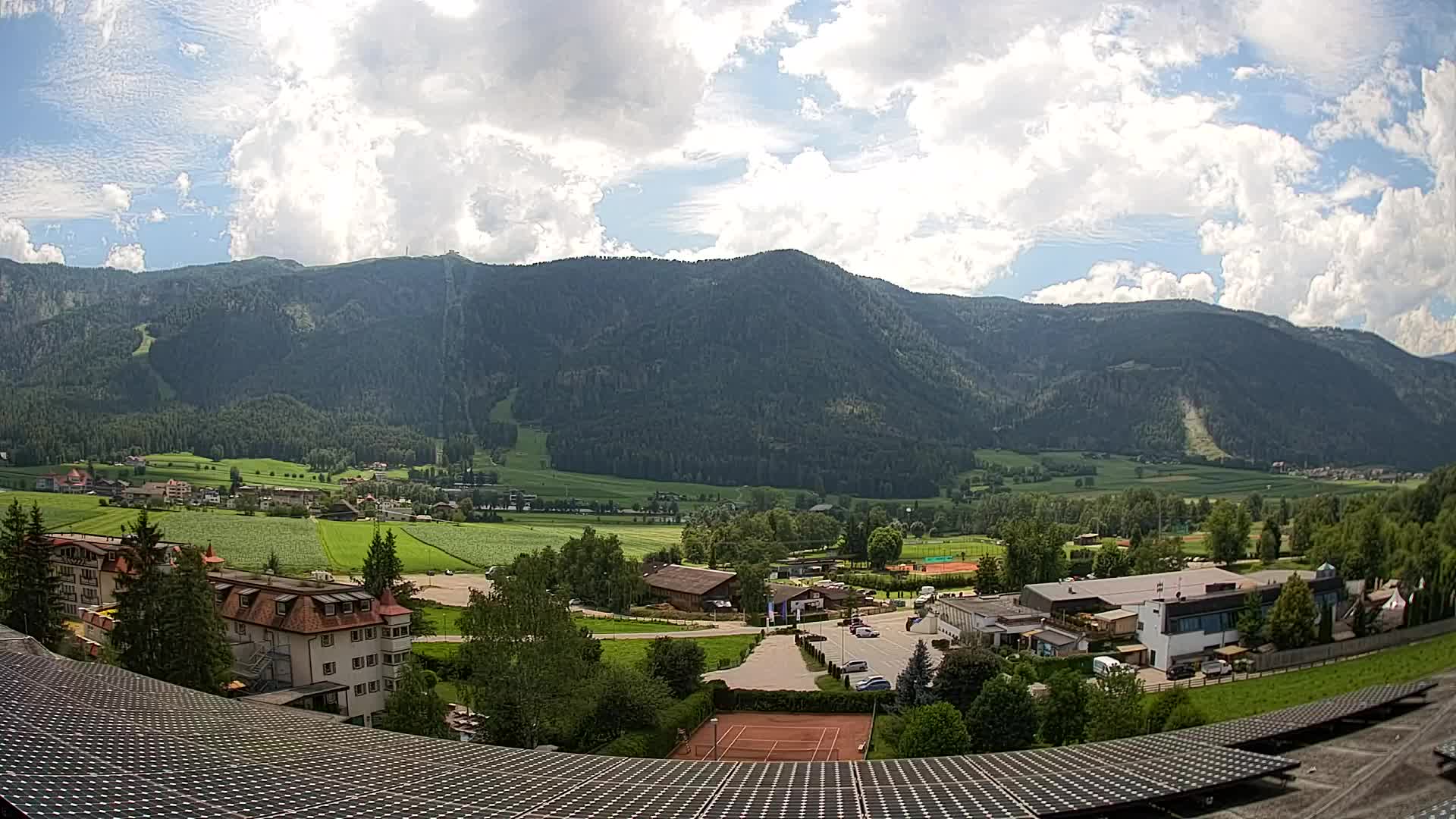 Web kamera Riscone | Hotel Olympia | Pogled na Kronplatz