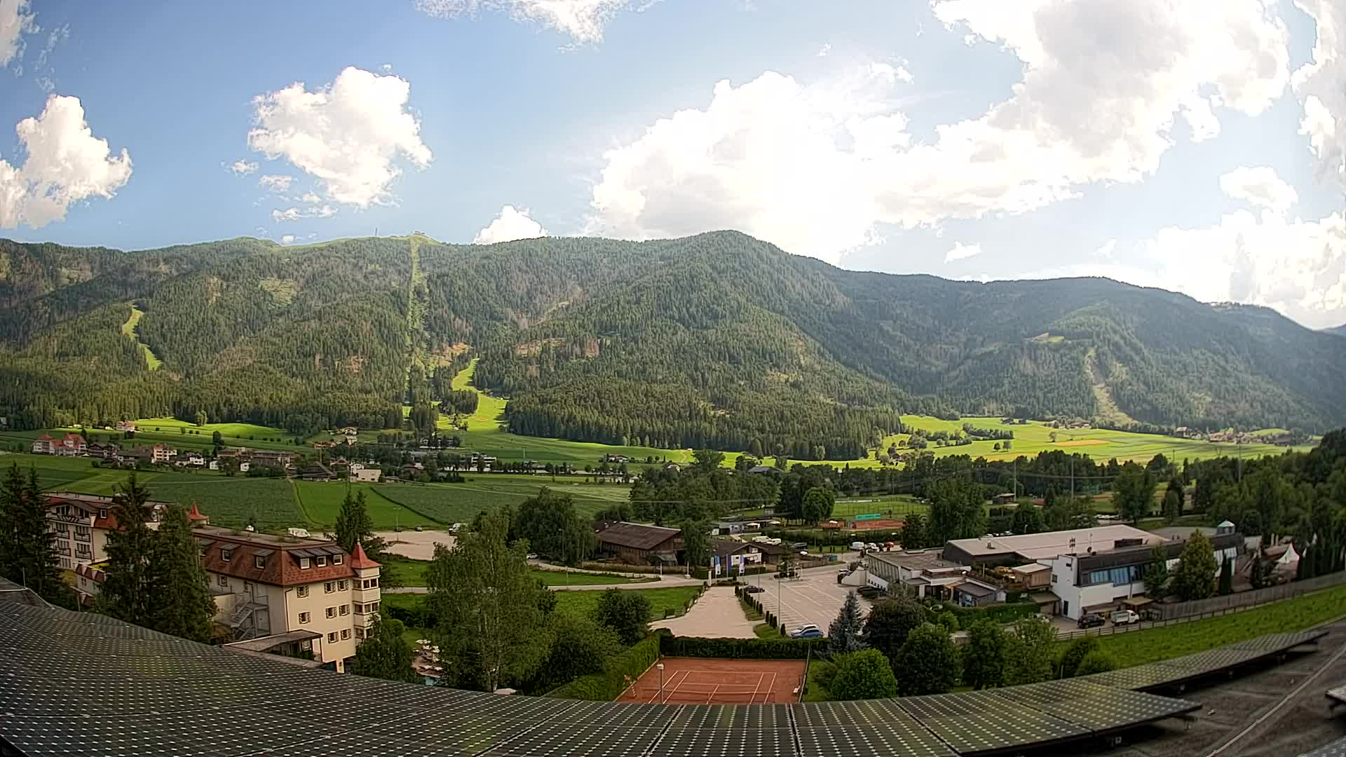 Web kamera Riscone | Hotel Olympia | Pogled na Kronplatz