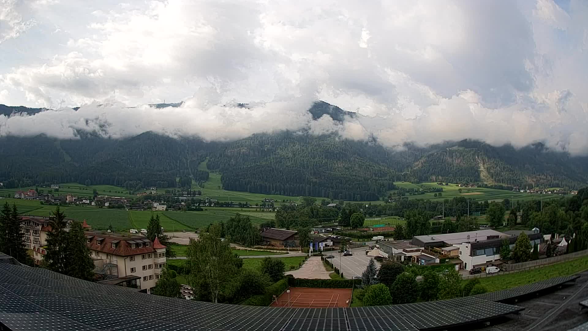 Web kamera Riscone | Hotel Olympia | Pogled na Kronplatz