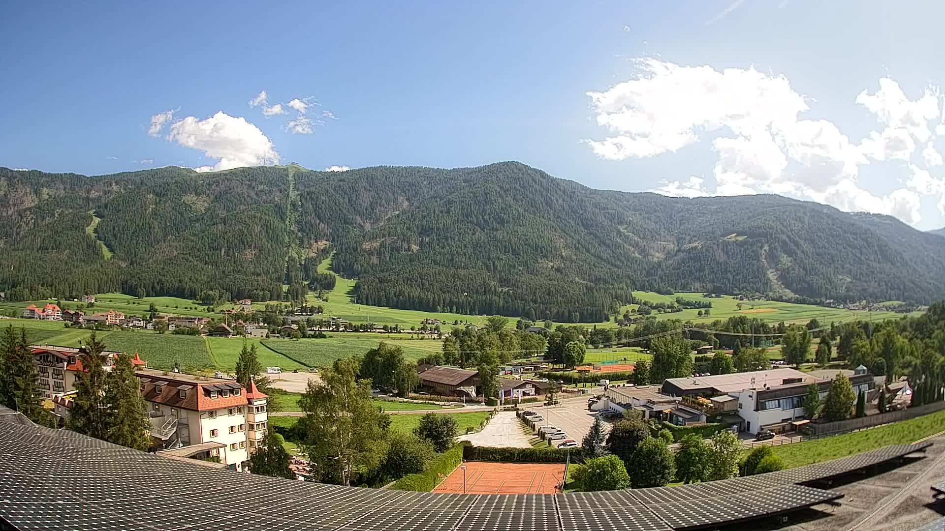 Web kamera Riscone | Hotel Olympia | Pogled na Kronplatz