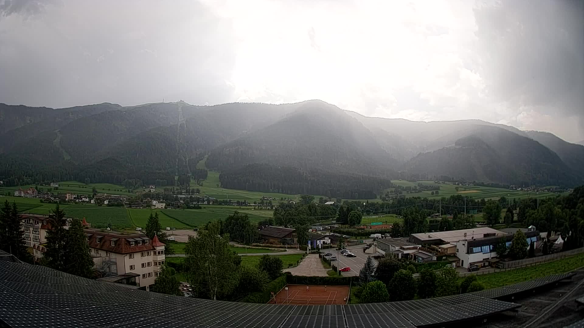 Web kamera Riscone | Hotel Olympia | Pogled na Kronplatz