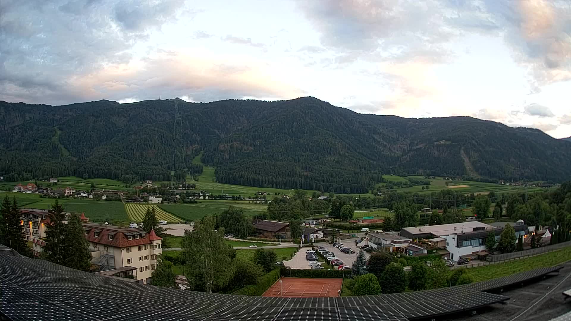 Web kamera Riscone | Hotel Olympia | Pogled na Kronplatz