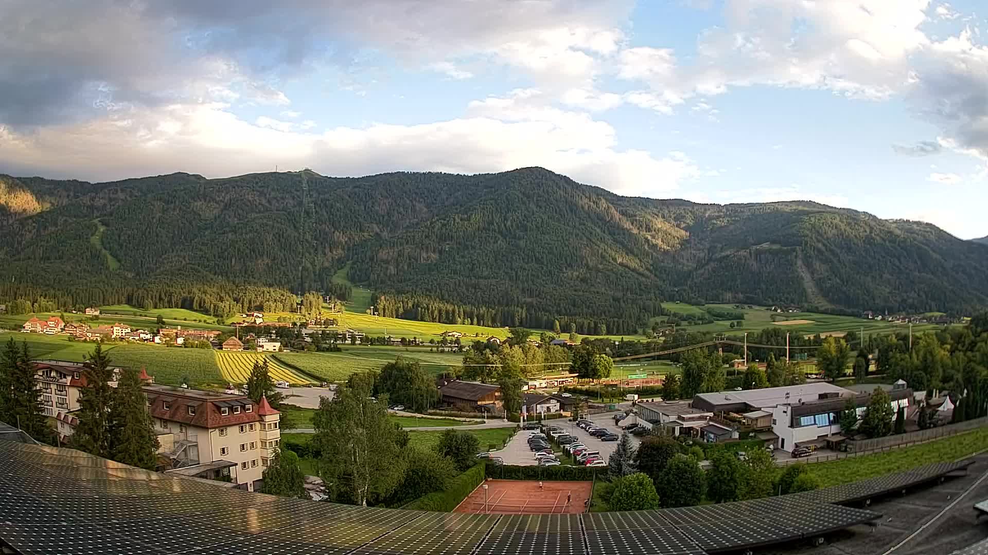 Web kamera Riscone | Hotel Olympia | Pogled na Kronplatz