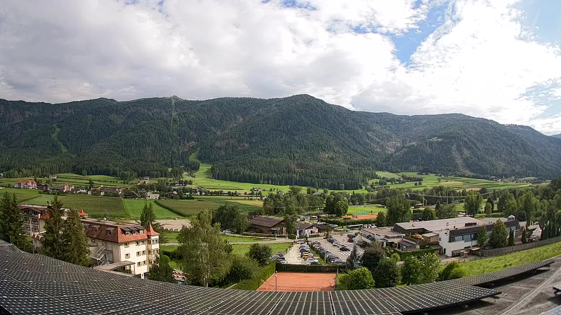 Web kamera Riscone | Hotel Olympia | Pogled na Kronplatz