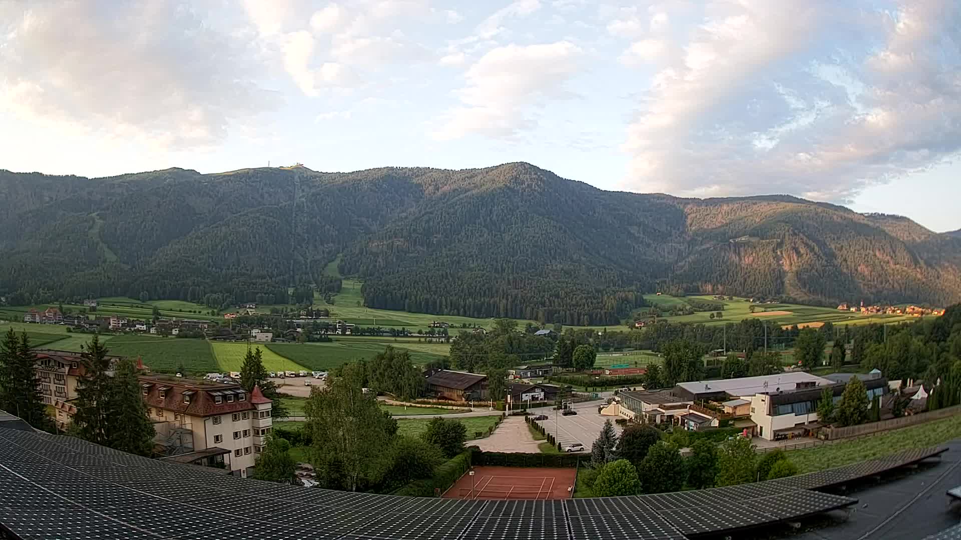 Web kamera Riscone | Hotel Olympia | Pogled na Kronplatz