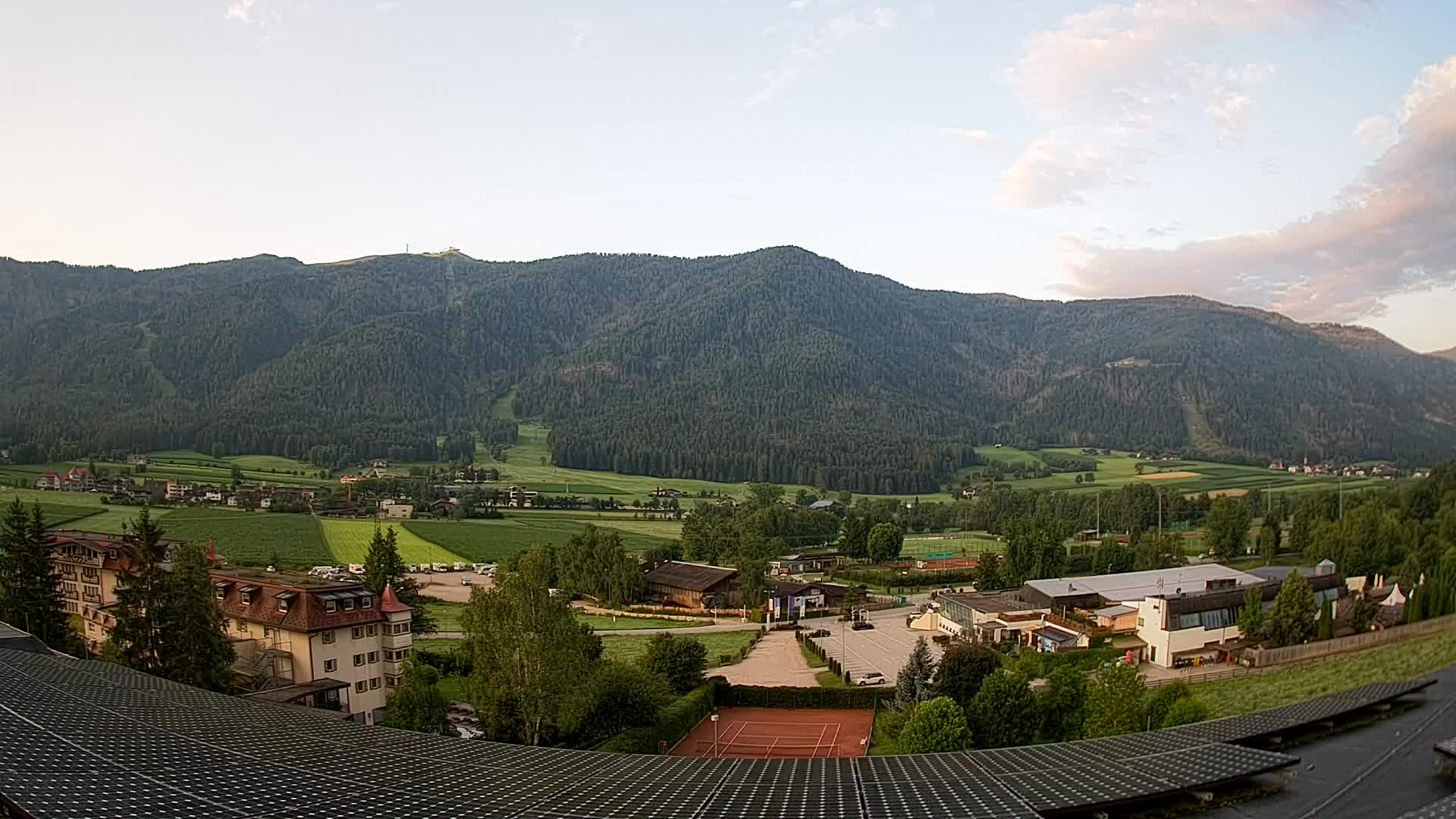 Web kamera Riscone | Hotel Olympia | Pogled na Kronplatz