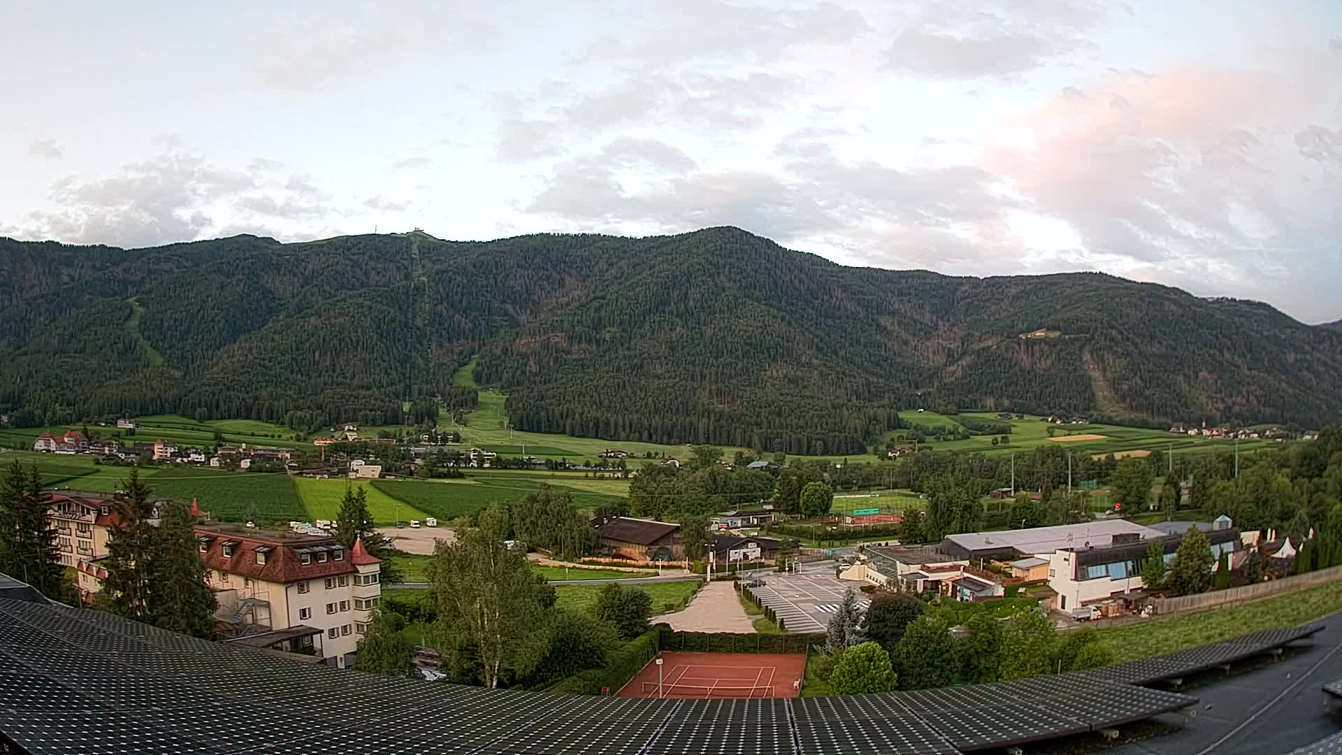 Web kamera Riscone | Hotel Olympia | Pogled na Kronplatz