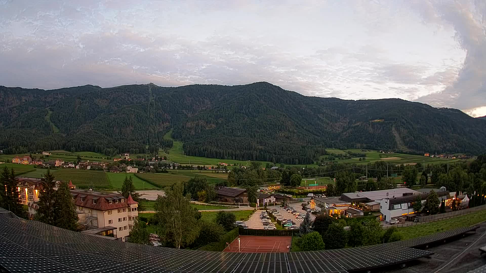 Web kamera Riscone | Hotel Olympia | Pogled na Kronplatz