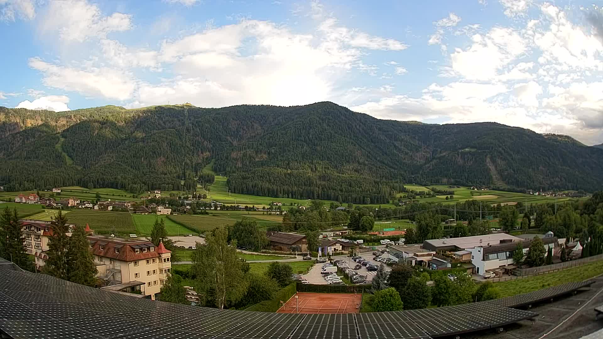 Spletna kamera Riscone | Hotel Olympia | Pogled na Kronplatz
