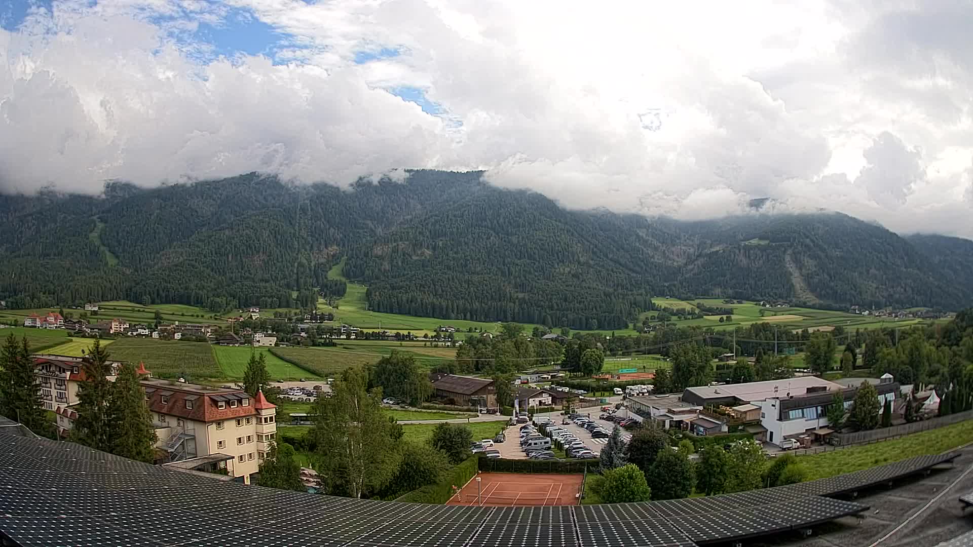 Web kamera Riscone | Hotel Olympia | Pogled na Kronplatz