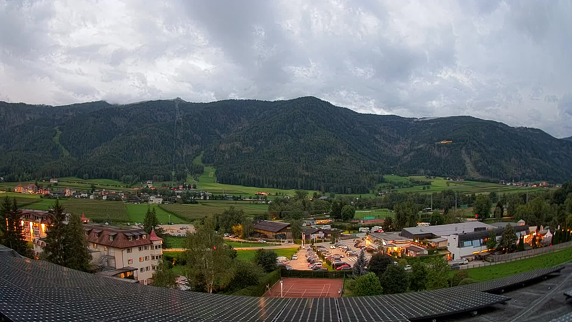 Web kamera Riscone | Hotel Olympia | Pogled na Kronplatz