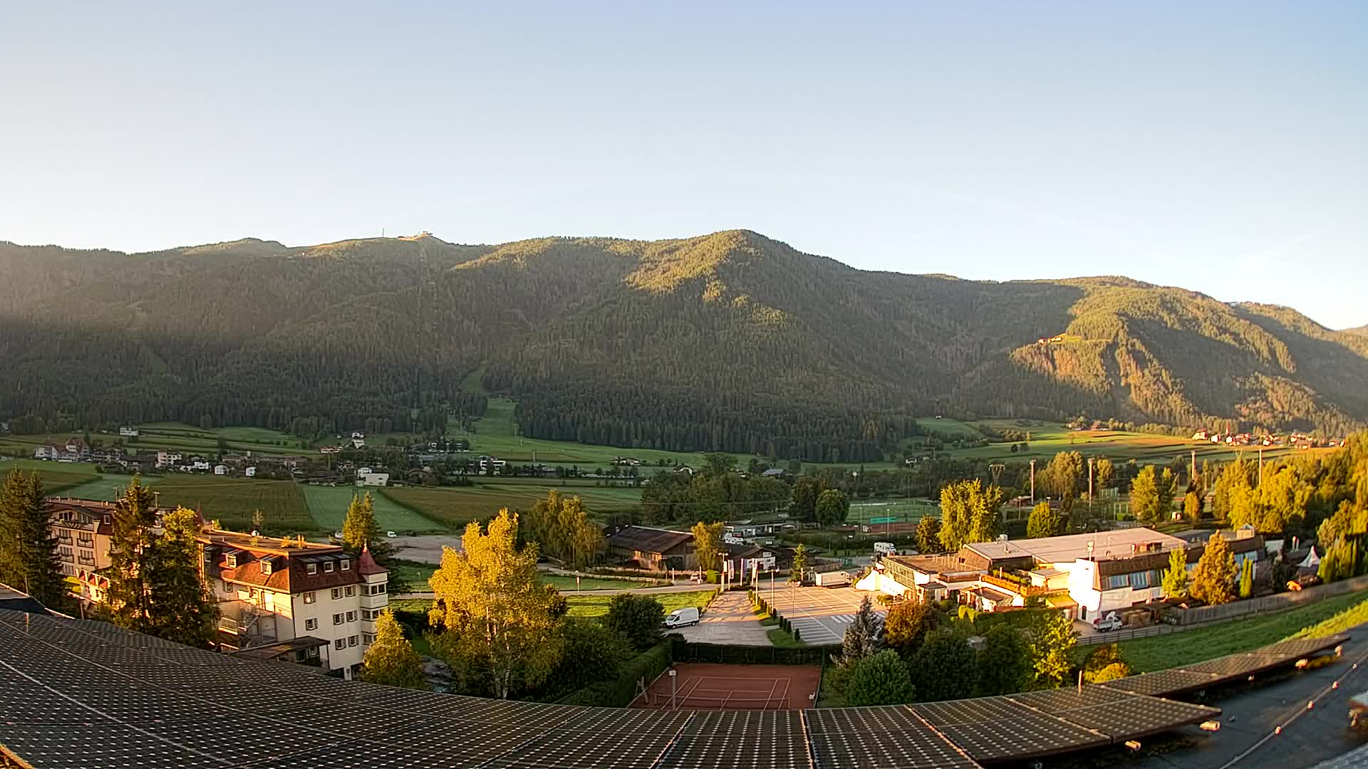 Web kamera Riscone | Hotel Olympia | Pogled na Kronplatz