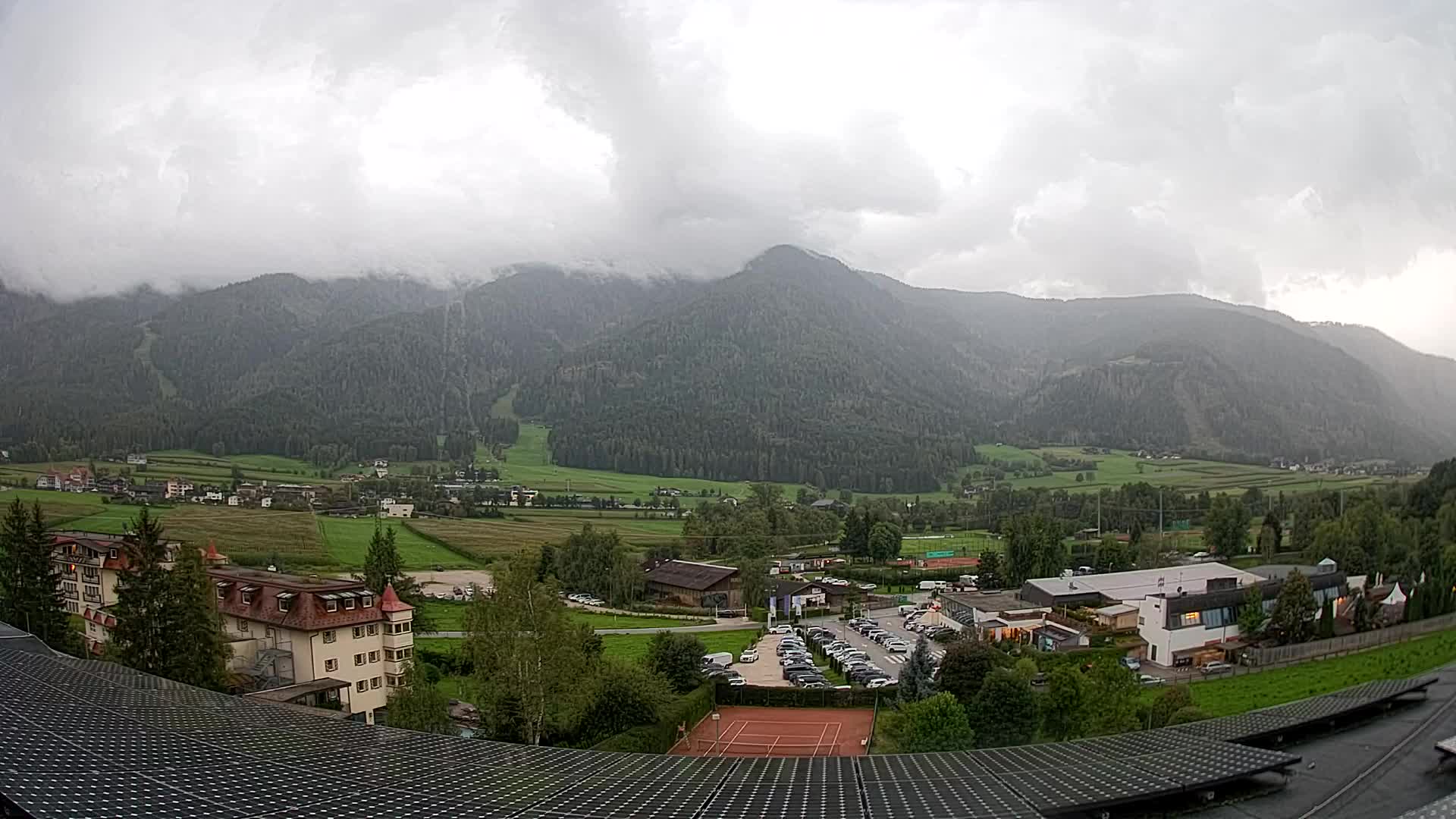Web kamera Riscone | Hotel Olympia | Pogled na Kronplatz