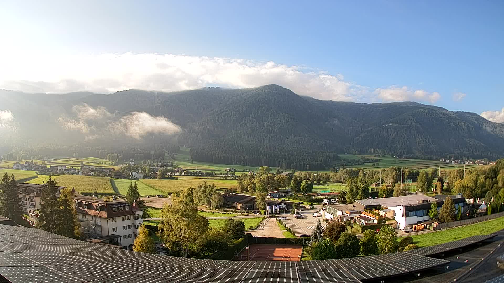 Web kamera Riscone | Hotel Olympia | Pogled na Kronplatz