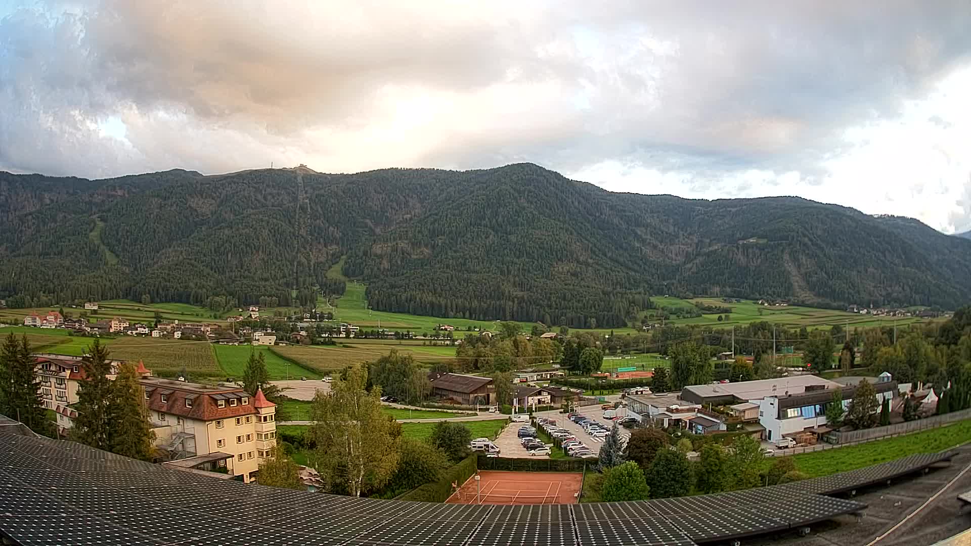 Spletna kamera Riscone | Hotel Olympia | Pogled na Kronplatz