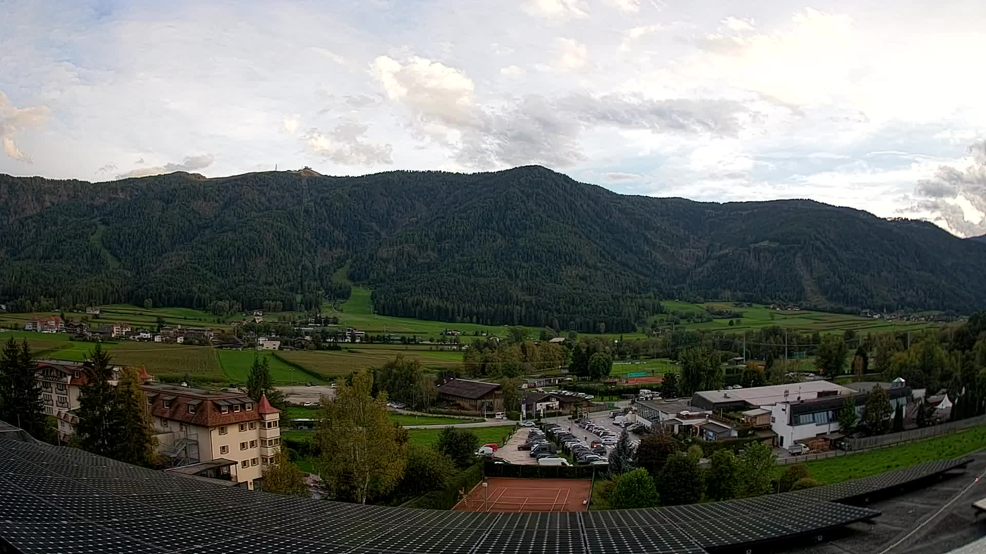 Web kamera Riscone | Hotel Olympia | Pogled na Kronplatz