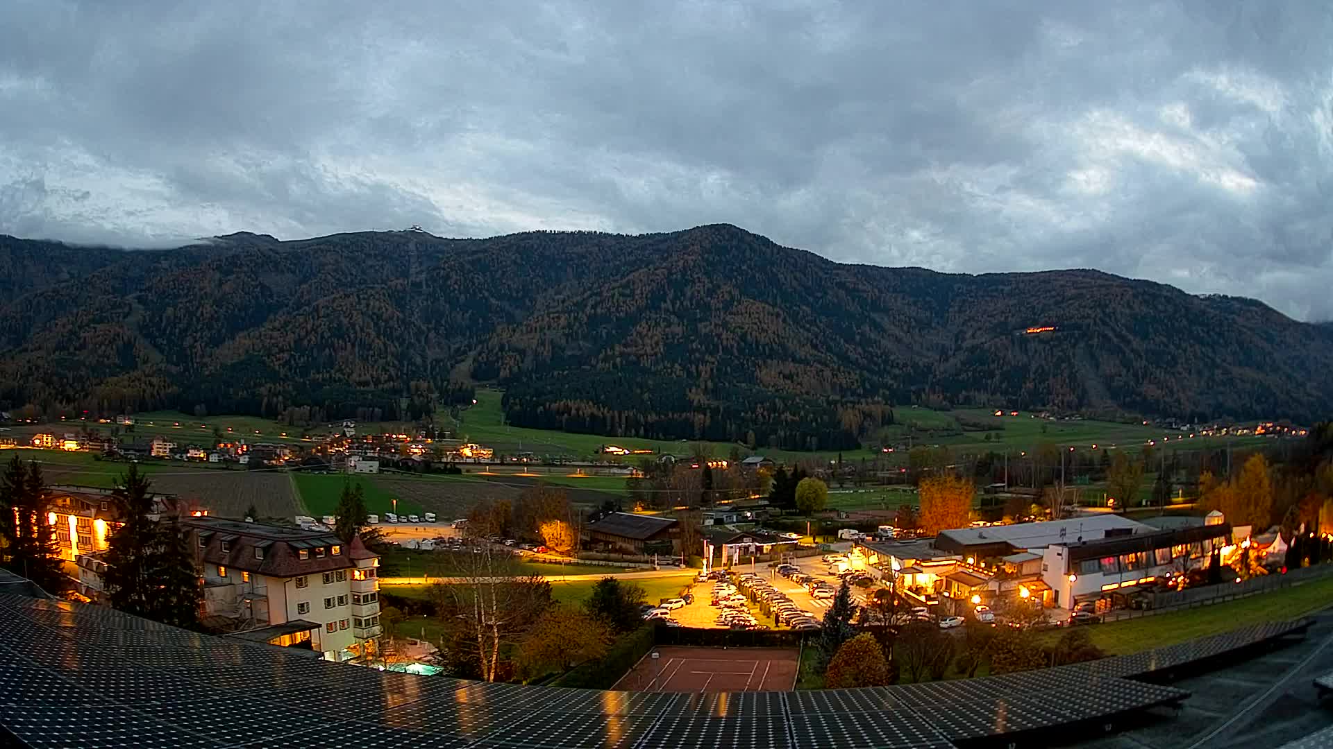 Web kamera Riscone | Hotel Olympia | Pogled na Kronplatz