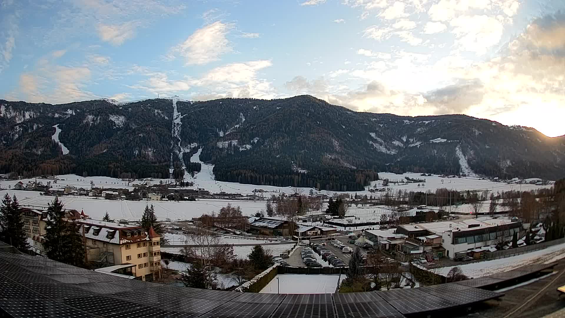 Web kamera Riscone | Hotel Olympia | Pogled na Kronplatz