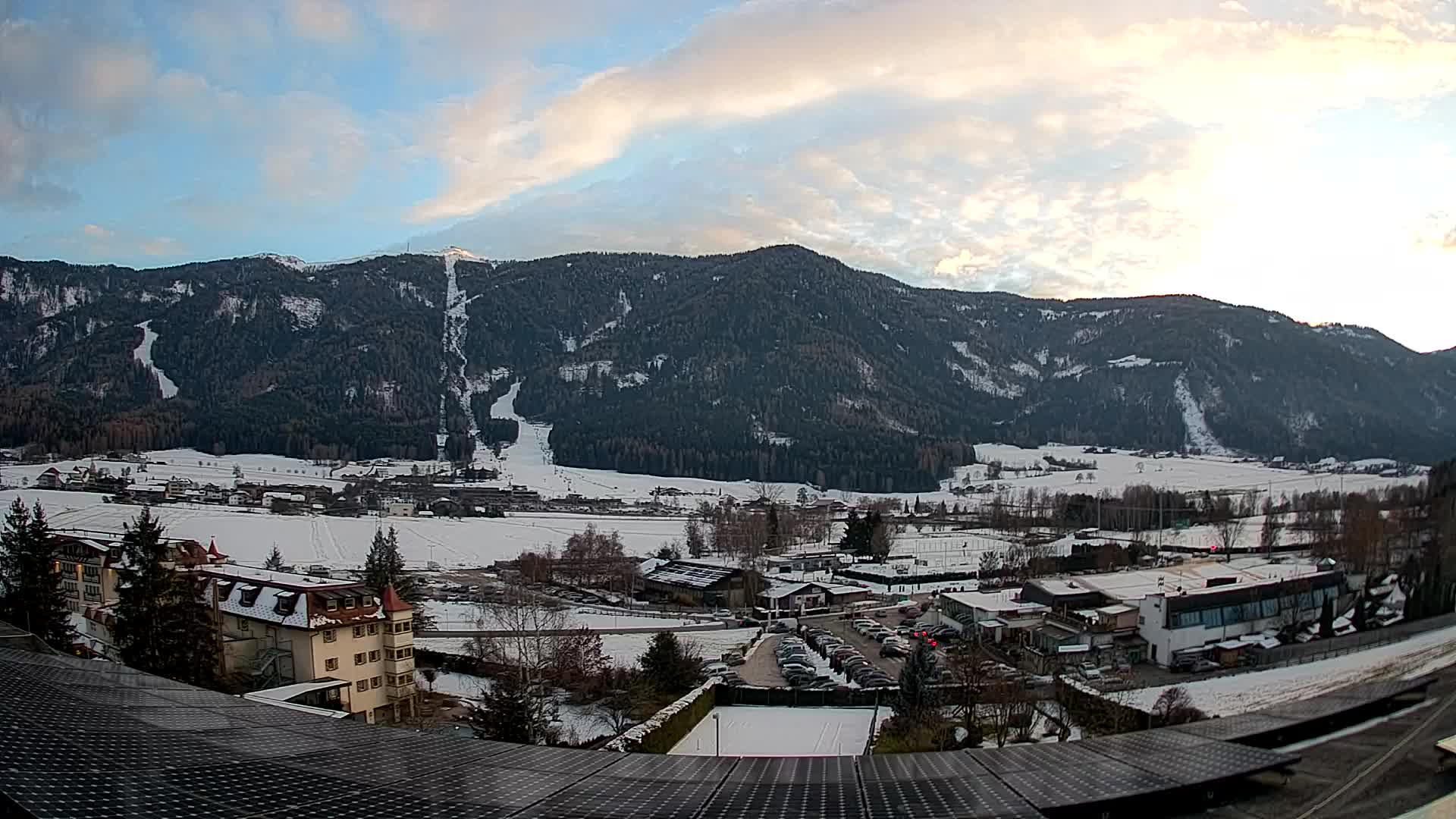 Web kamera Riscone | Hotel Olympia | Pogled na Kronplatz