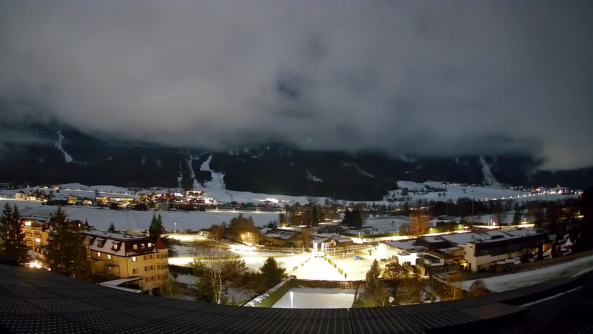 Web kamera Riscone | Hotel Olympia | Pogled na Kronplatz