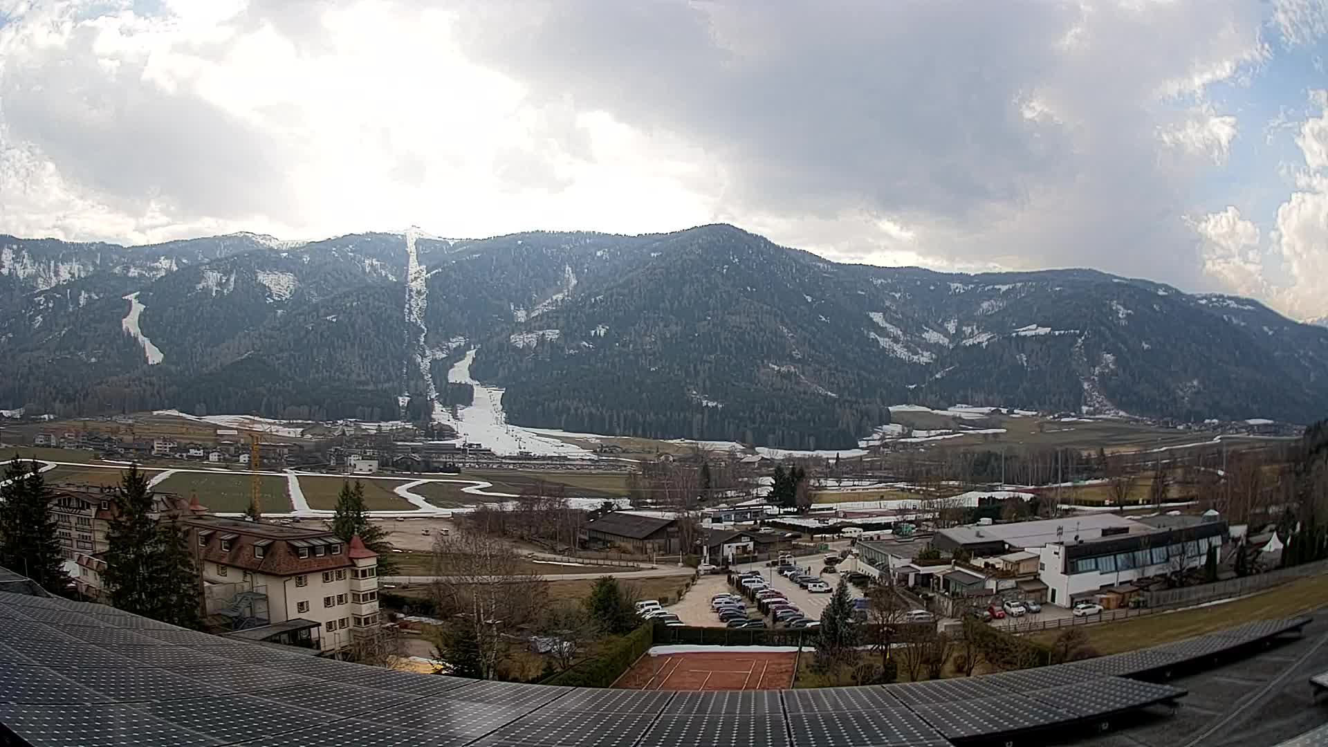 Web kamera Riscone | Hotel Olympia | Pogled na Kronplatz