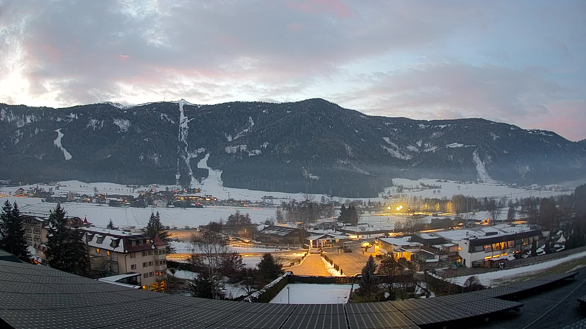 Web kamera Riscone | Hotel Olympia | Pogled na Kronplatz