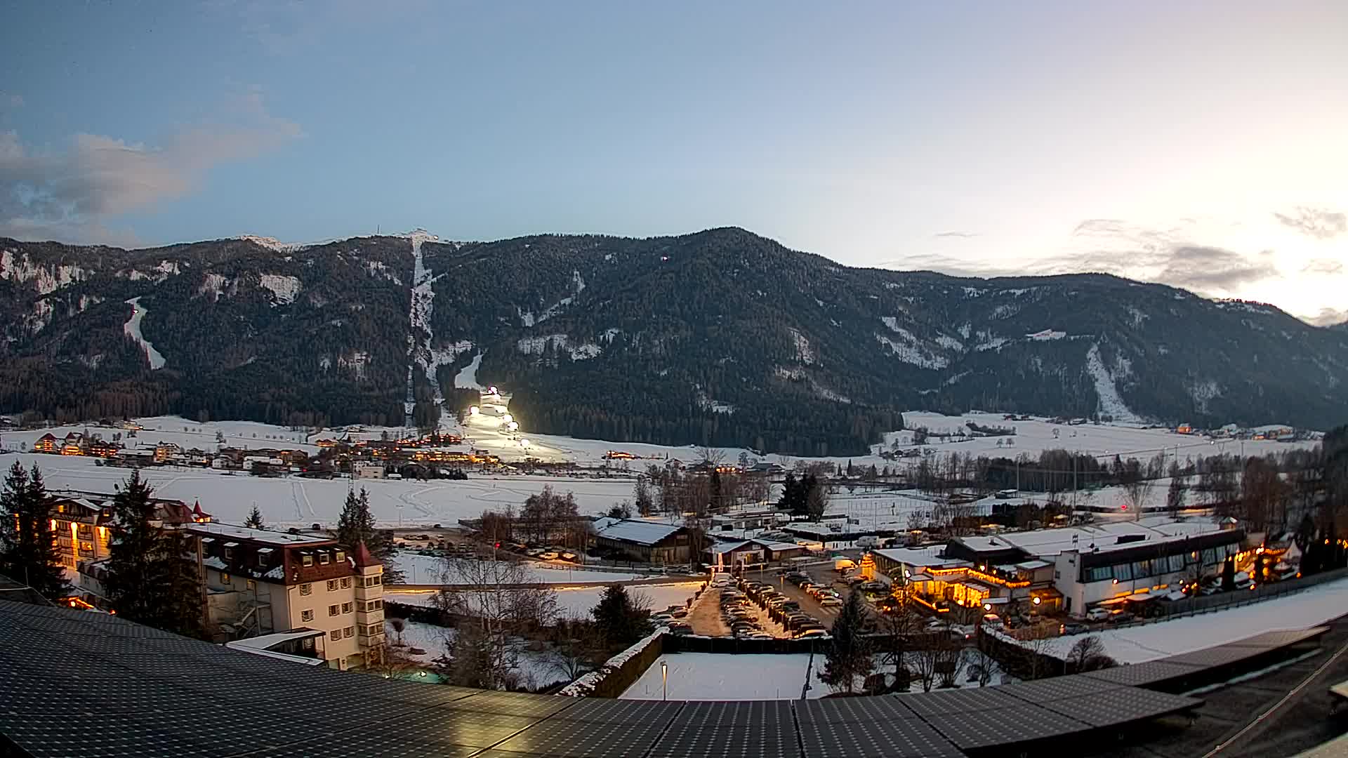 Web kamera Riscone | Hotel Olympia | Pogled na Kronplatz