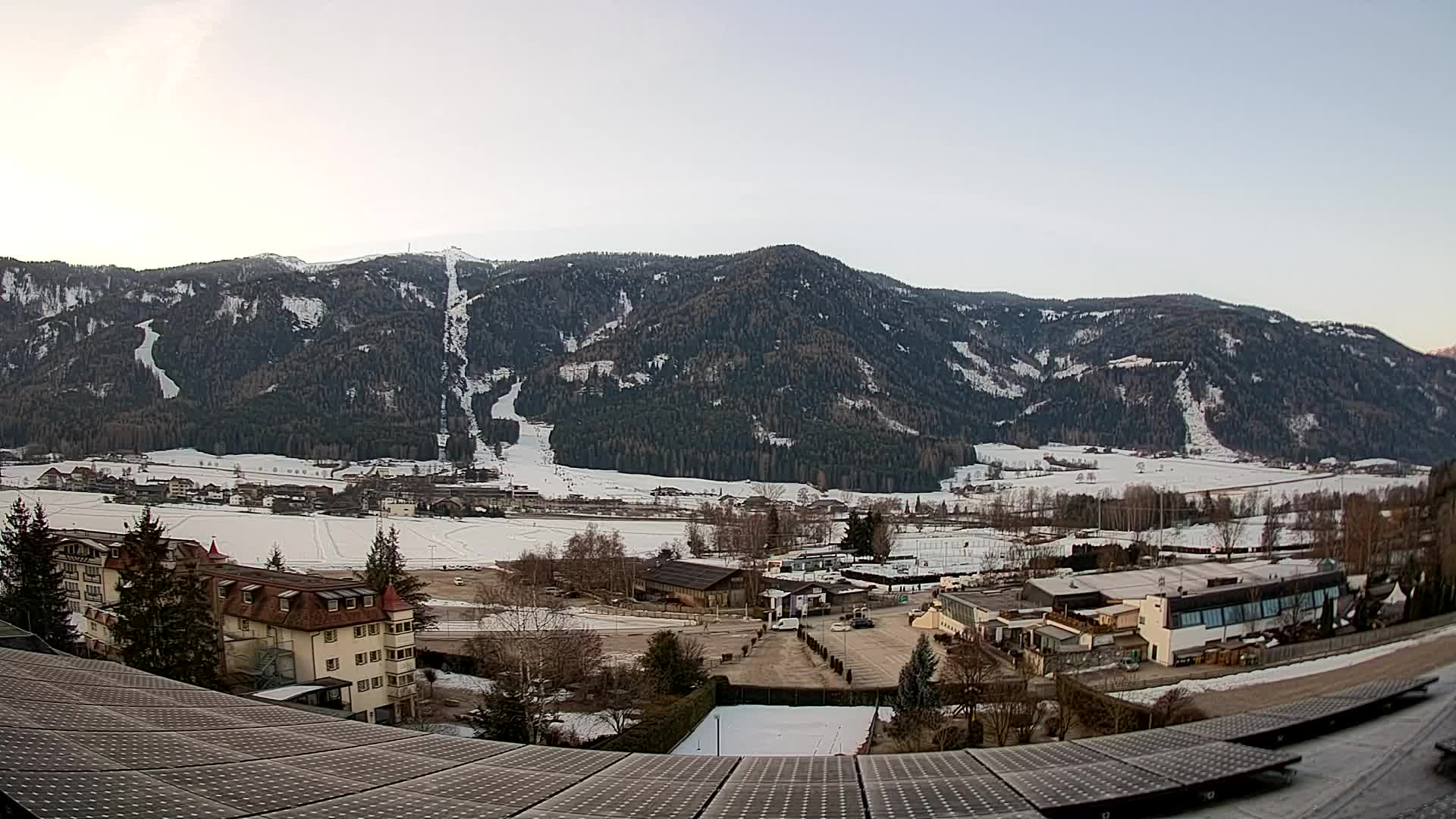 Web kamera Riscone | Hotel Olympia | Pogled na Kronplatz