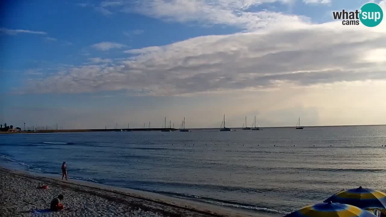 Spletna kamera v živo Plaža La Caletta – Budoni – Sardinija – Italija