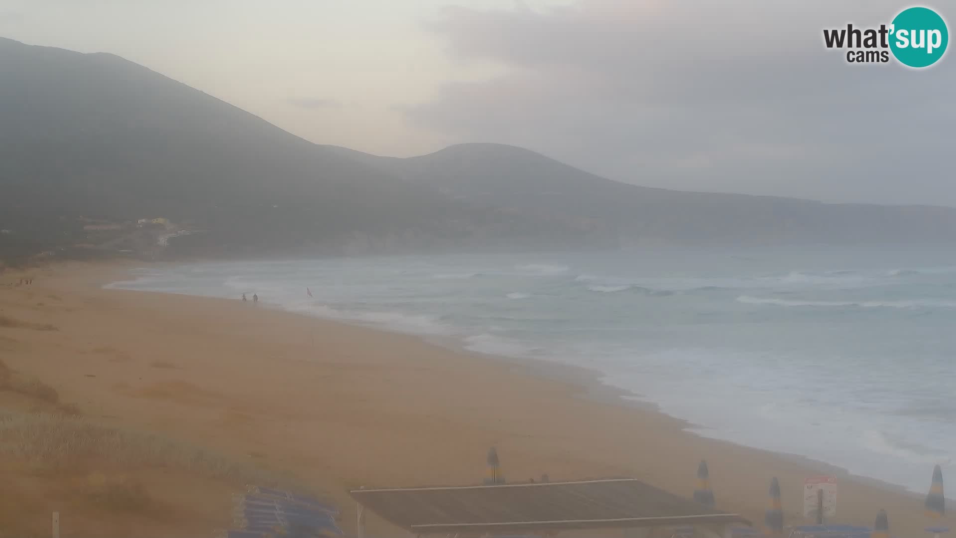 Spletna kamera plaže San Nicolò v Buggerruju, Sardinija – uživajte v valovih in sončnih zahodih