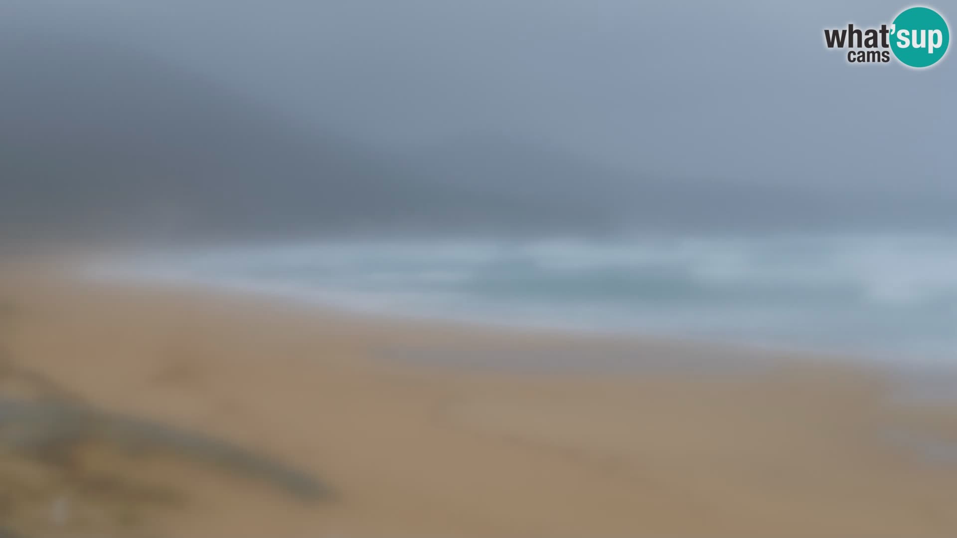 Webcam en vivo de la playa de San Nicolò en Buggerru, Cerdeña – admira las olas y los atardeceres