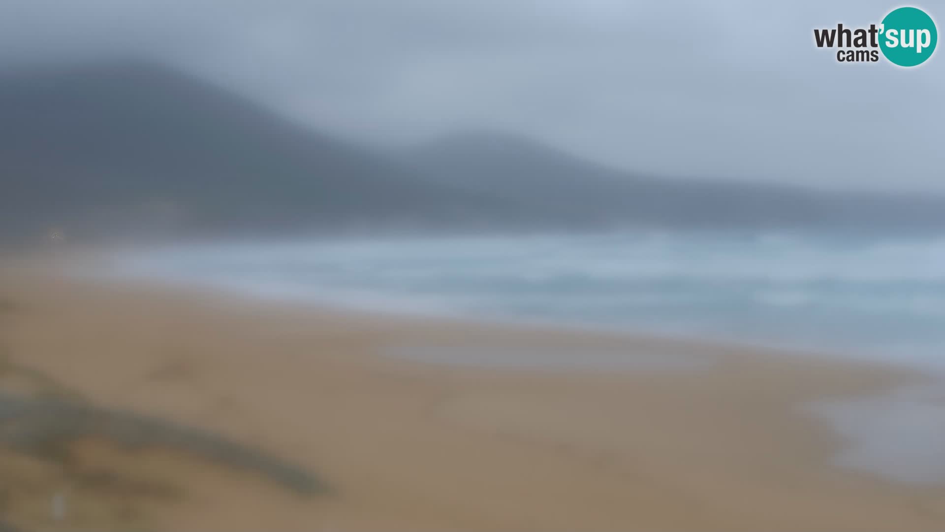 Webcam en vivo de la playa de San Nicolò en Buggerru, Cerdeña – admira las olas y los atardeceres