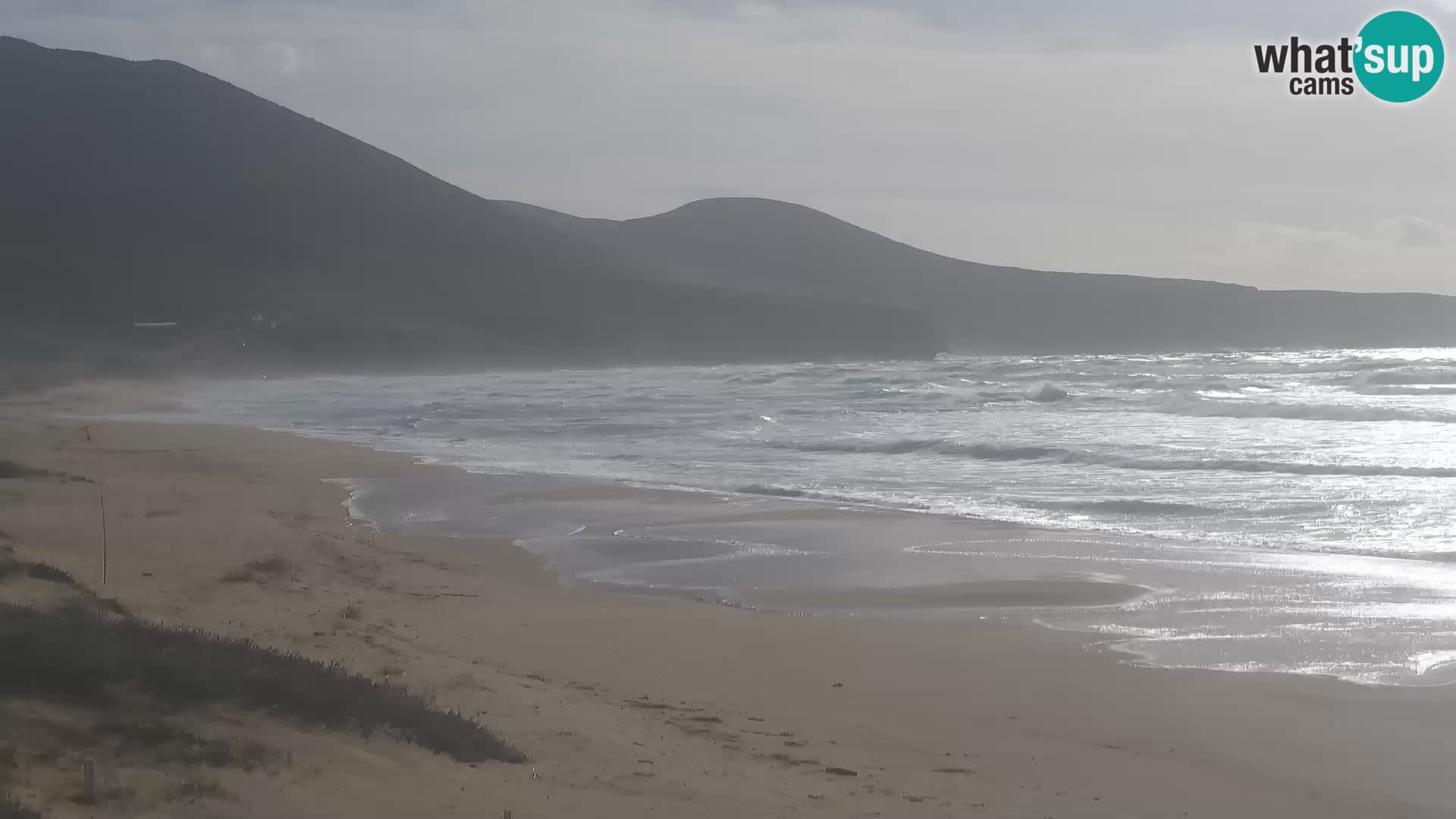 Spletna kamera plaže San Nicolò v Buggerruju, Sardinija – uživajte v valovih in sončnih zahodih