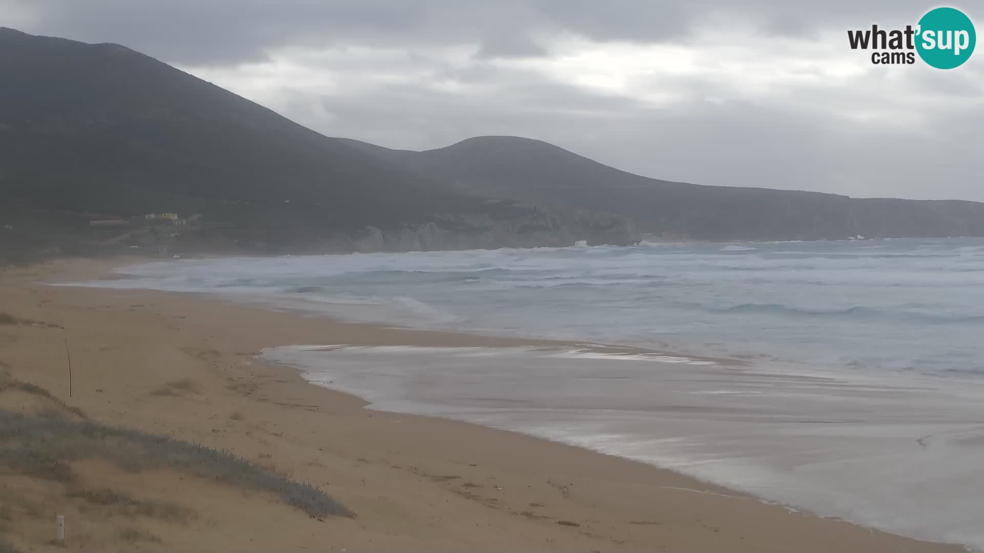 Spletna kamera plaže San Nicolò v Buggerruju, Sardinija – uživajte v valovih in sončnih zahodih