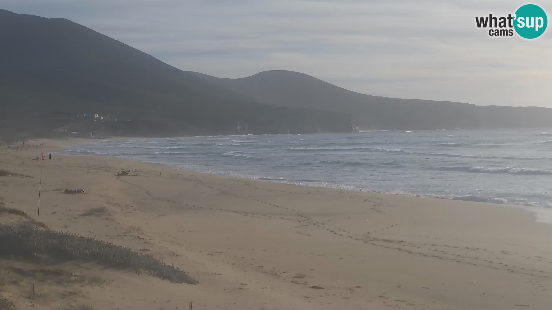 Spletna kamera plaže San Nicolò v Buggerruju, Sardinija – uživajte v valovih in sončnih zahodih