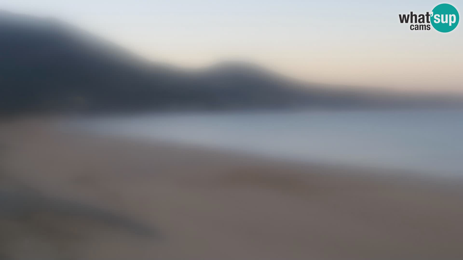 Webcam en vivo de la playa de San Nicolò en Buggerru, Cerdeña – admira las olas y los atardeceres