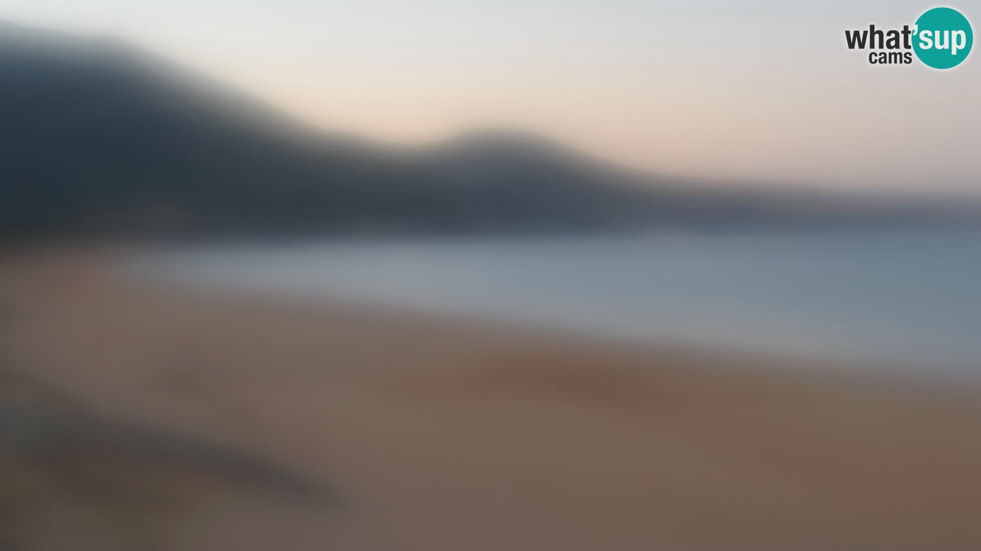 Webcam en vivo de la playa de San Nicolò en Buggerru, Cerdeña – admira las olas y los atardeceres