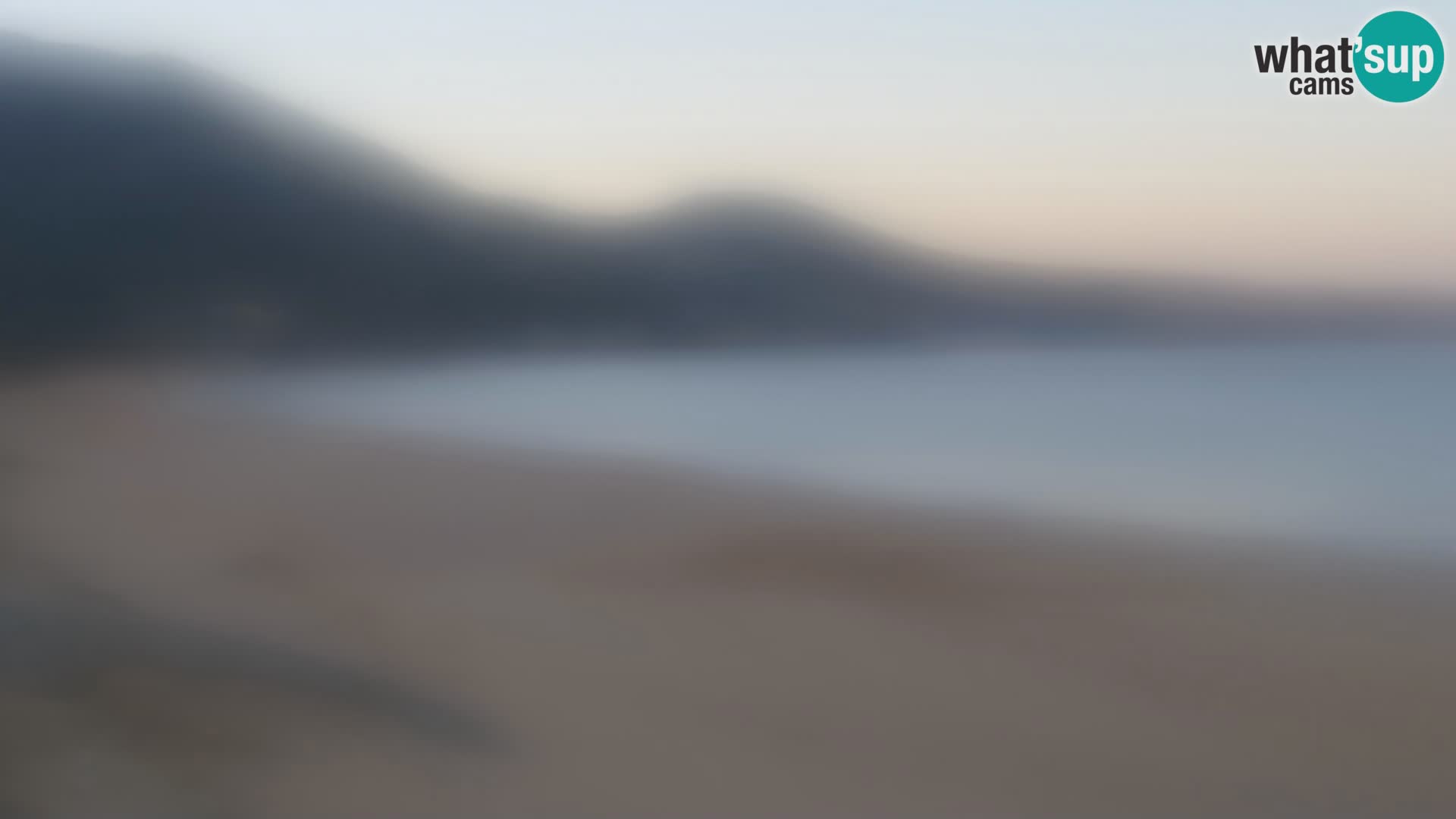 Webcam en vivo de la playa de San Nicolò en Buggerru, Cerdeña – admira las olas y los atardeceres