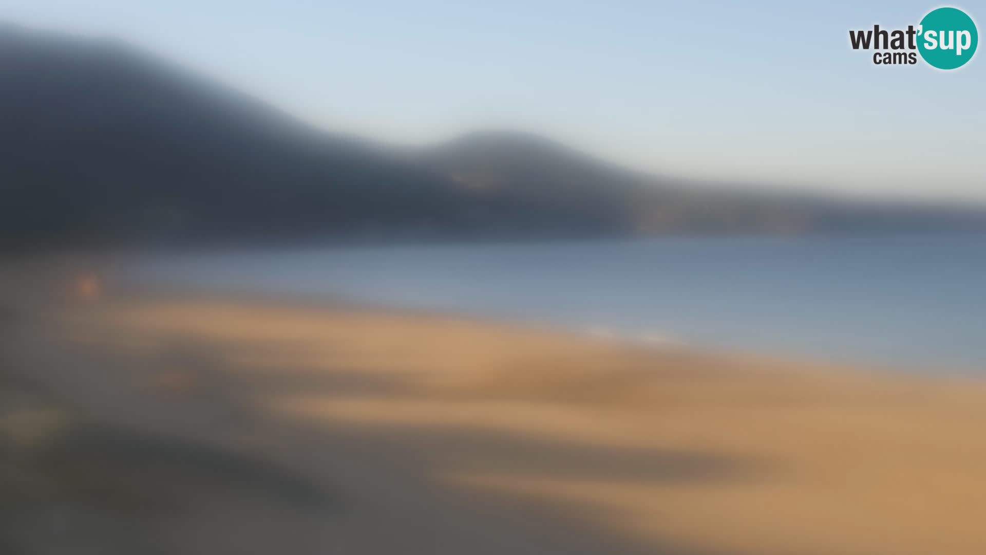 Webcam en vivo de la playa de San Nicolò en Buggerru, Cerdeña – admira las olas y los atardeceres