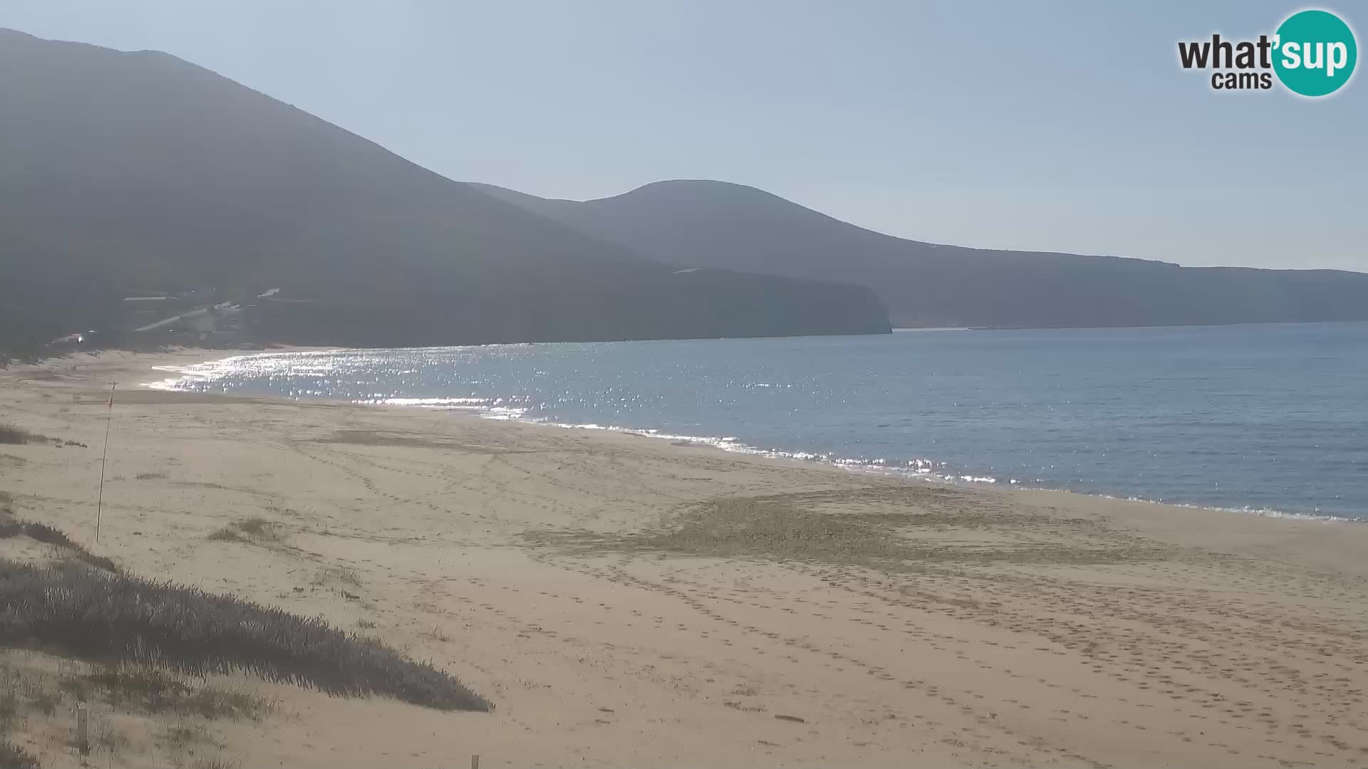 Spletna kamera plaže San Nicolò v Buggerruju, Sardinija – uživajte v valovih in sončnih zahodih