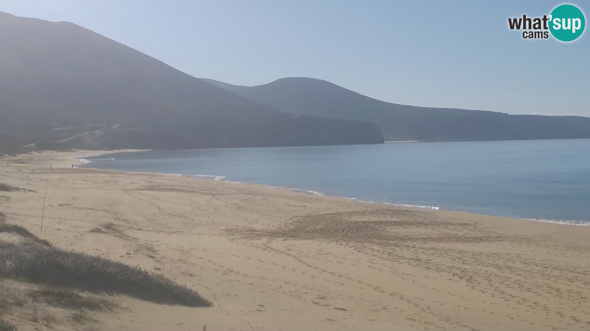 Spletna kamera plaže San Nicolò v Buggerruju, Sardinija – uživajte v valovih in sončnih zahodih