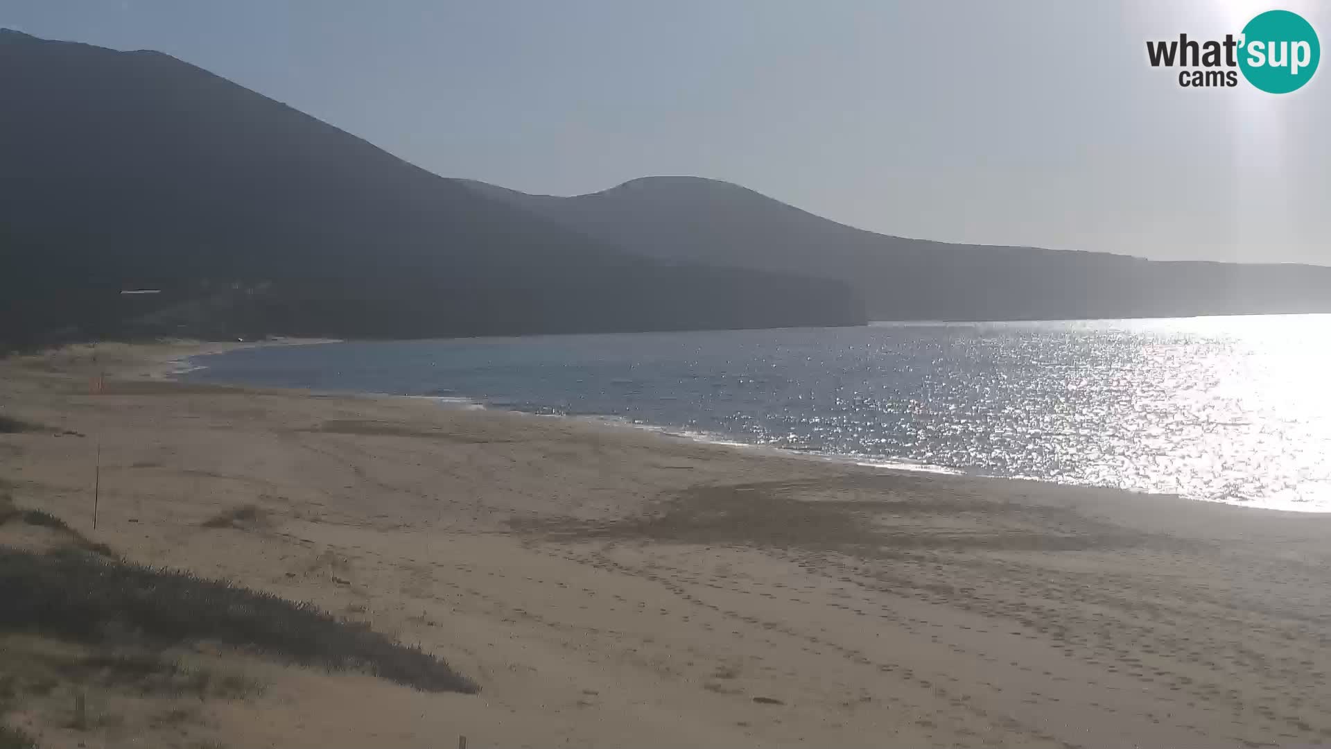 Spletna kamera plaže San Nicolò v Buggerruju, Sardinija – uživajte v valovih in sončnih zahodih