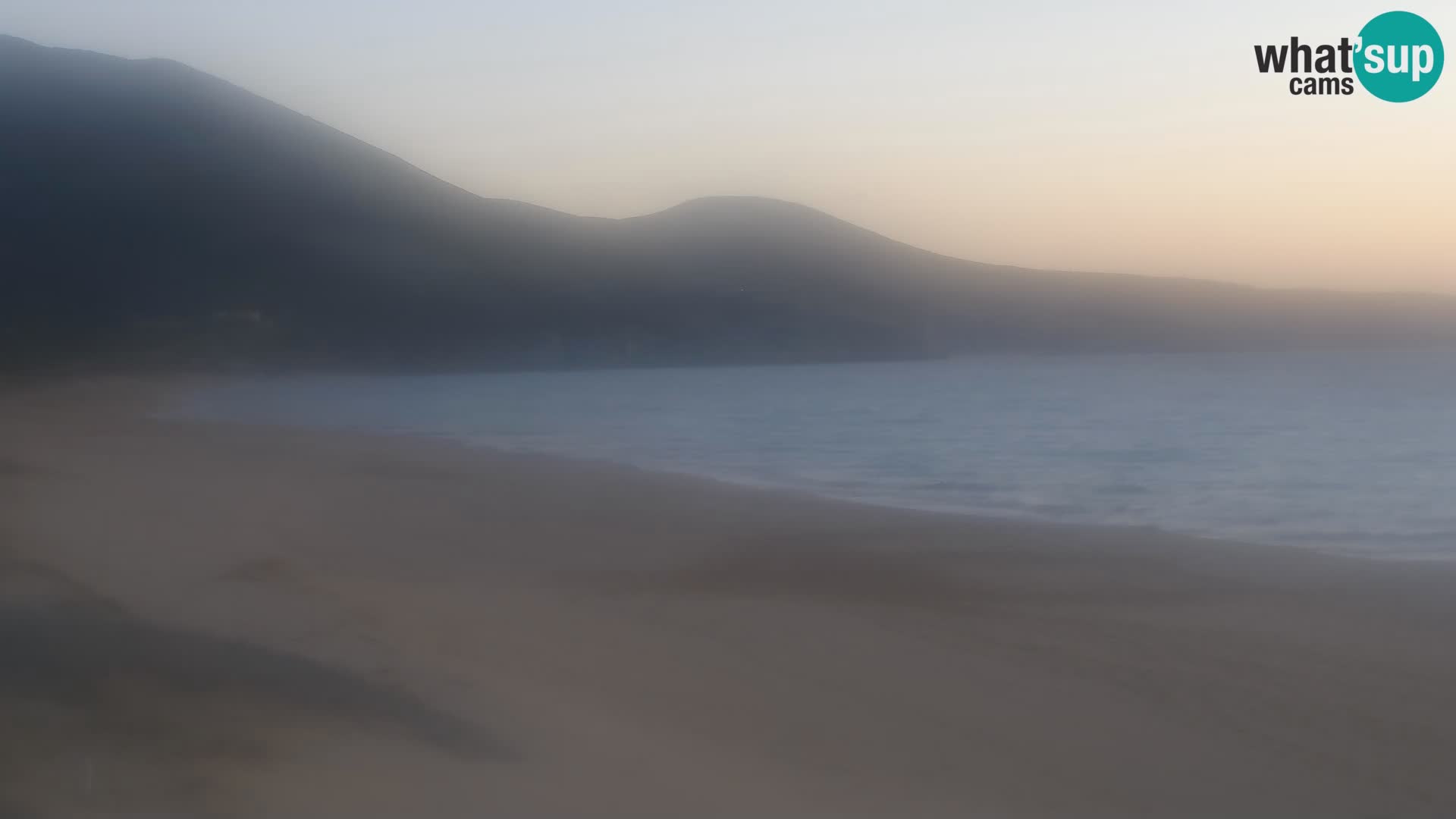 Live-Webcam am Strand von San Nicolò in Buggerru, Sardinien – Beobachten Sie die Wellen und den Sonnenuntergang