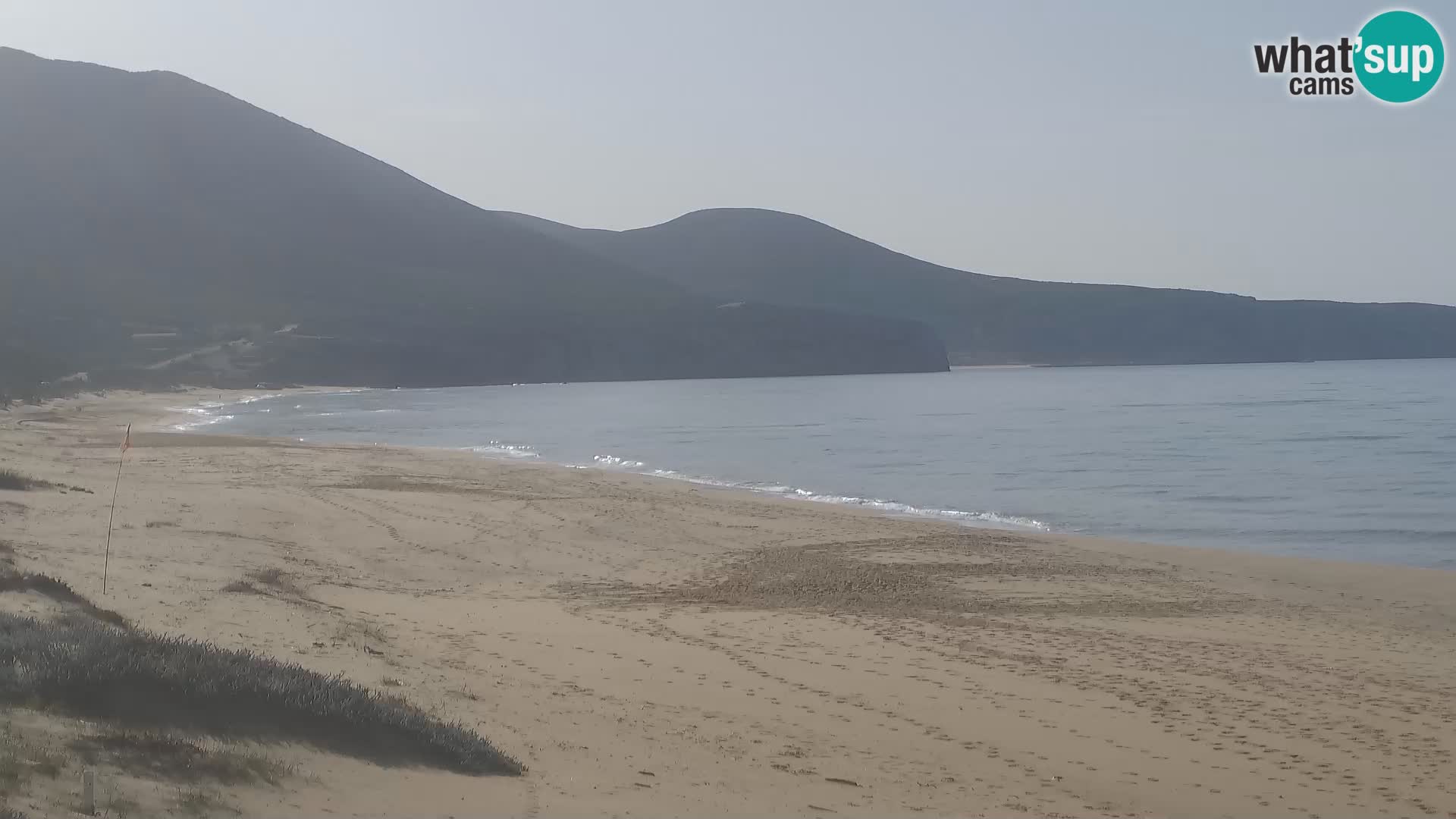 Spletna kamera plaže San Nicolò v Buggerruju, Sardinija – uživajte v valovih in sončnih zahodih