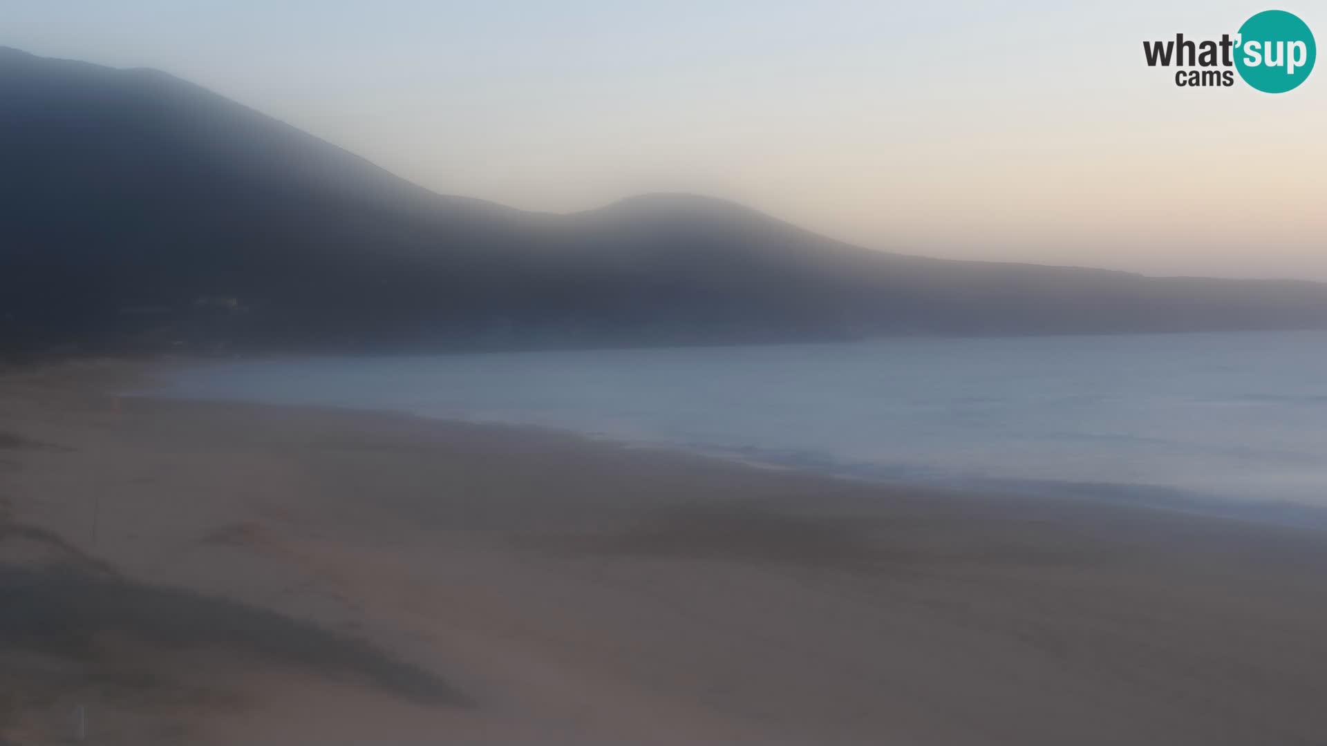 Webcam en vivo de la playa de San Nicolò en Buggerru, Cerdeña – admira las olas y los atardeceres