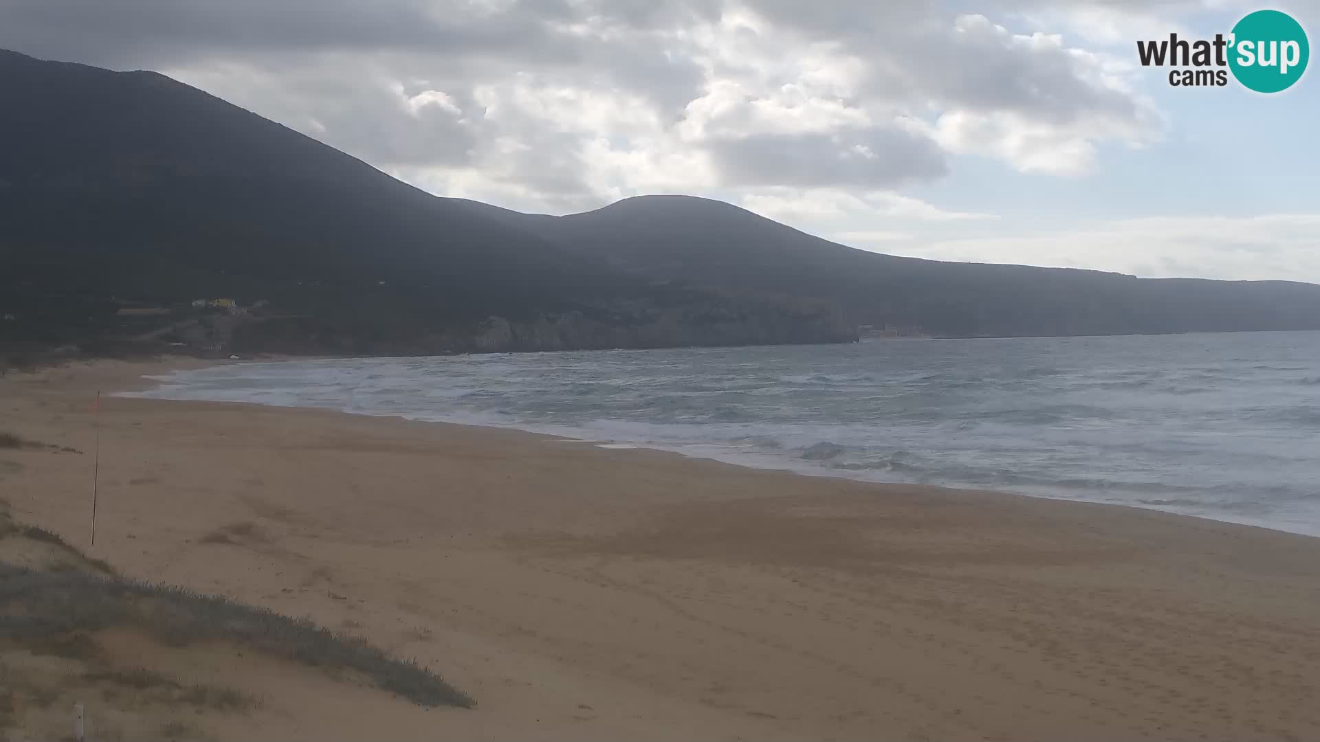 Spletna kamera plaže San Nicolò v Buggerruju, Sardinija – uživajte v valovih in sončnih zahodih