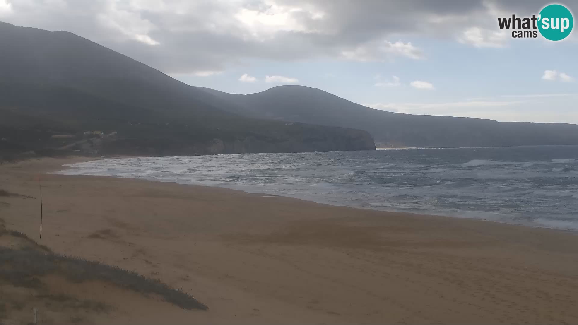 Spletna kamera plaže San Nicolò v Buggerruju, Sardinija – uživajte v valovih in sončnih zahodih