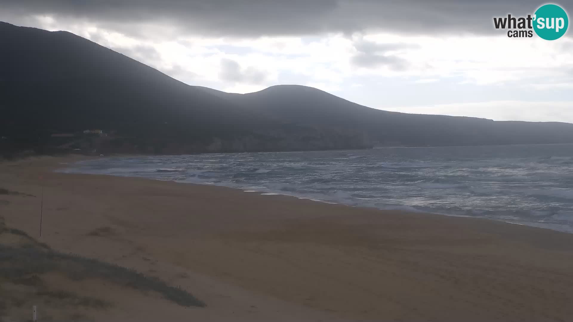 Spletna kamera plaže San Nicolò v Buggerruju, Sardinija – uživajte v valovih in sončnih zahodih