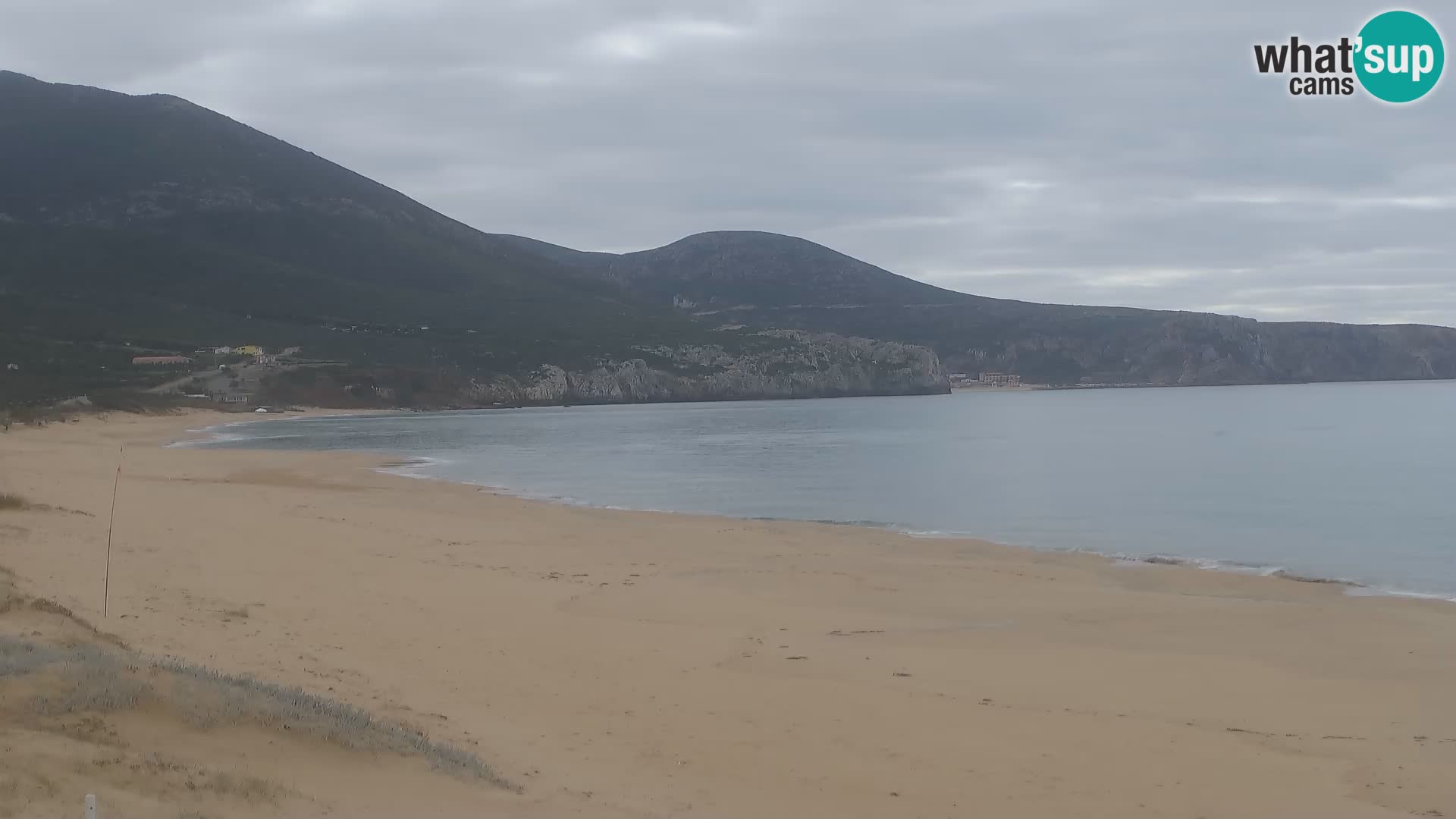 Spletna kamera plaže San Nicolò v Buggerruju, Sardinija – uživajte v valovih in sončnih zahodih